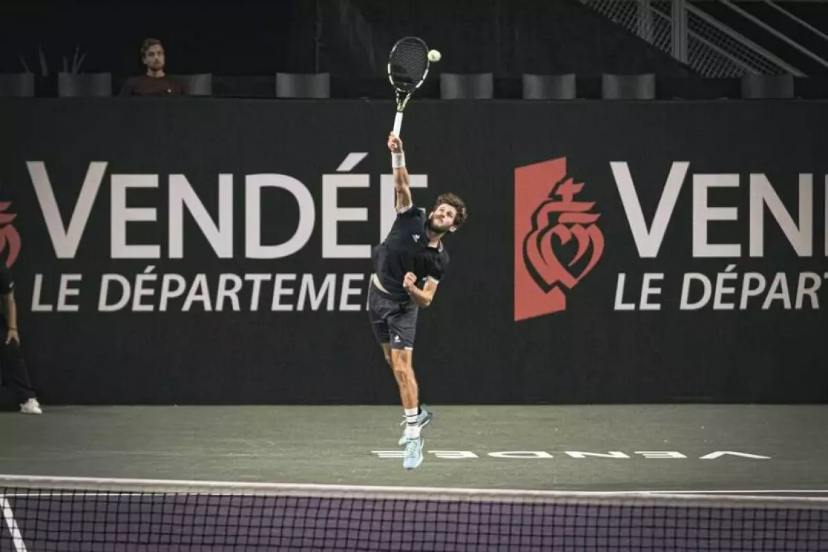 LUCAS POULLAIN FAIT SENSATION - OUEST FRANCE